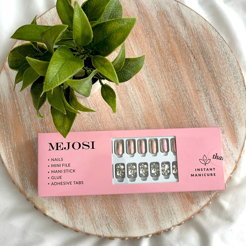 MEJOSI Instant Manicure, Nails, Everything you need. New in Box